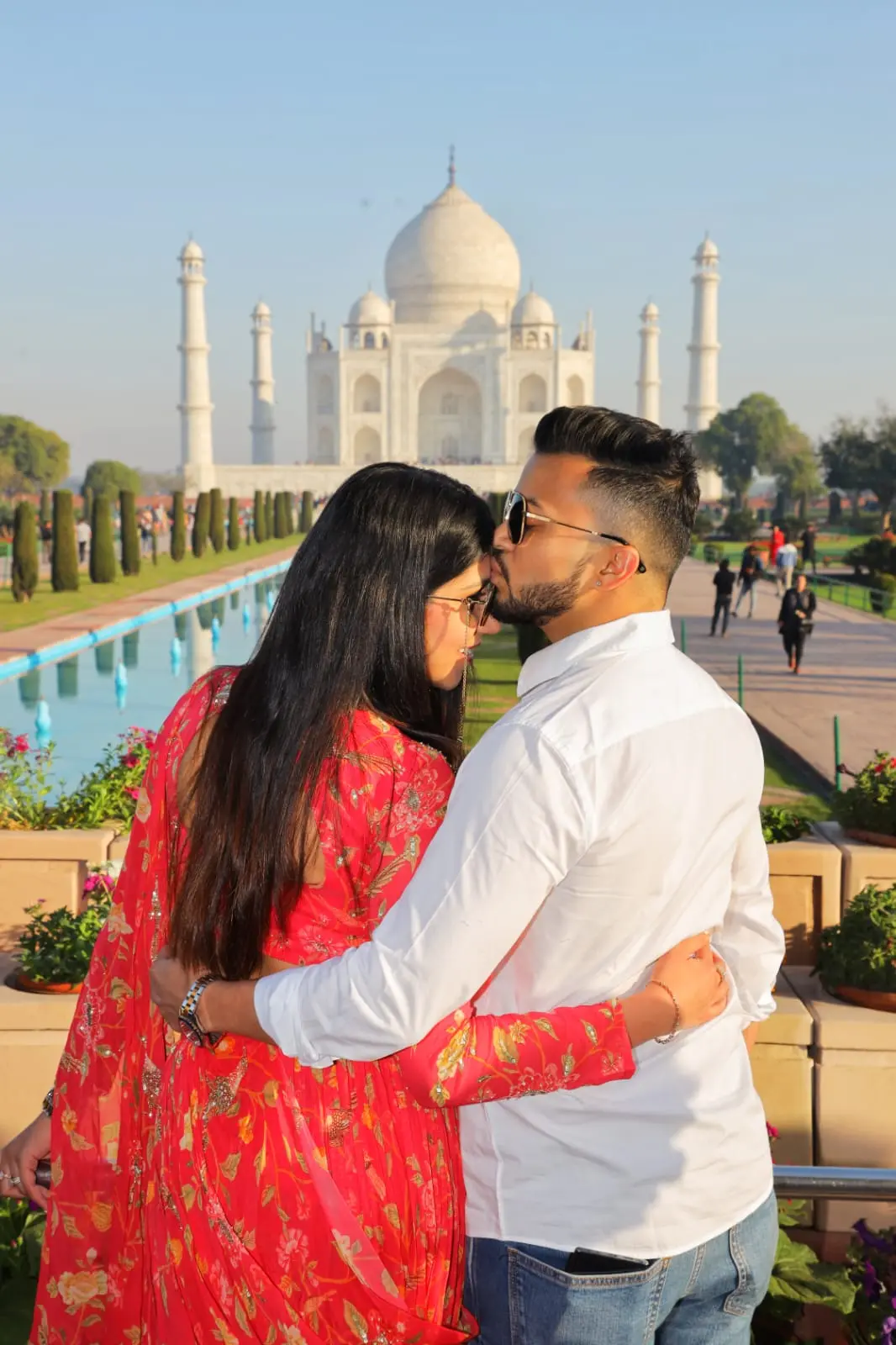 Taj Mahal Sunrise Couple photos Tour